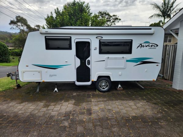 2017 Avan ASPIRE 555 Caravan image