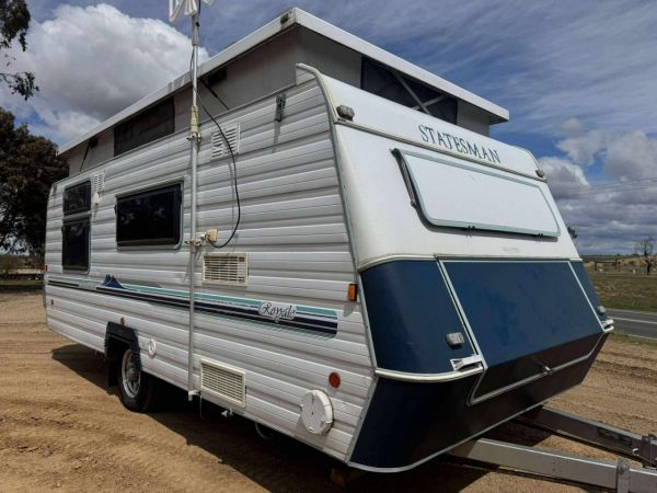 1998 Windsor Statesman Royale Pop Top image