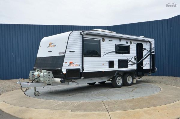 2017 Hitch Hika Silver Edition image