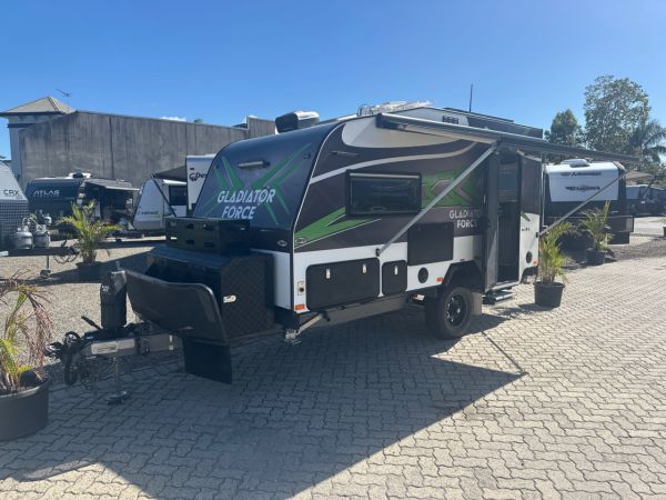 2023 Crusader Gladiator Force HYBRID O/R QUEEN BED image