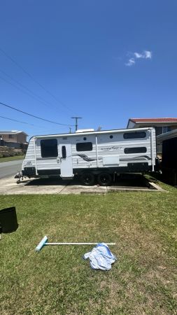 2017 Jayco Starcraft Outback Bunk Van Caravan image