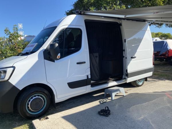 2023 Renault Master MWB Campervan image