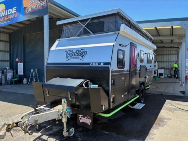 2021 FANTASY F5S-D 15' Family 15' Family F5S-D image