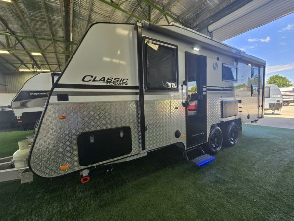 2019 Supreme Classic Touring Caravan FAMILY image