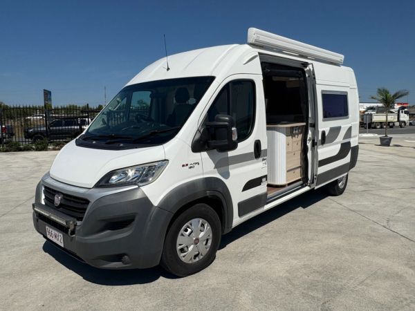 2016 Avida Escape Motorhome V6414 image