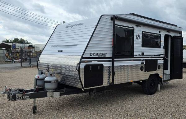 2023 Supreme Classic Tourer 18 Caravan CLEAN image
