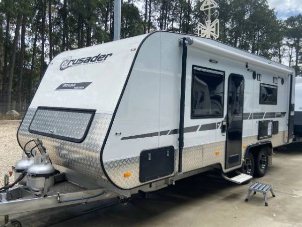 2017 Crusader Excalibur Caravan NOBLEMAN image