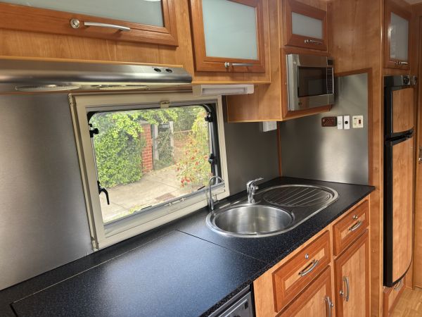 2010 Lotus Sprint LE Full Caravan image