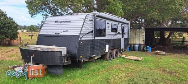 2018 Supreme 30th anniversary limited edition  Caravan image