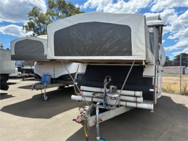 2011 COROMAL 400 family CAMPER TRAILER image