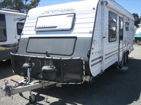 2010 Magestic Knight Caravan image