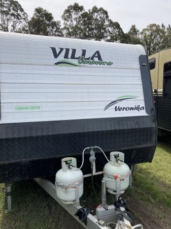 2017 Villa Veronica Caravan image