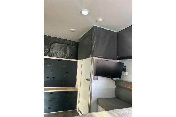 2025 Jawa Lowdown 13 Cupboard Hybrid Pop Top image