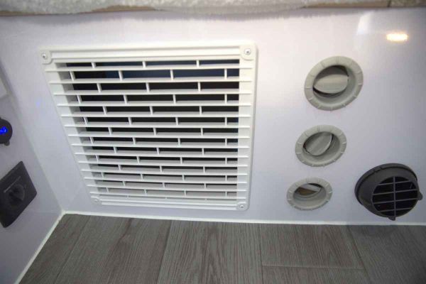 2025 Jawa Lowdown 13 Cupboard Hybrid Pop Top image