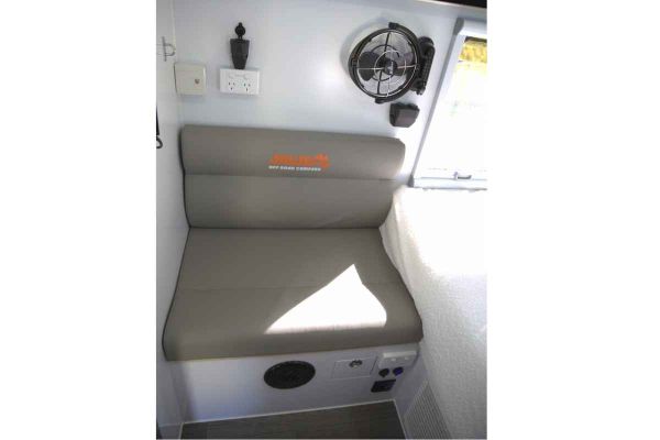 2025 Jawa Lowdown 13 Cupboard Hybrid Pop Top image