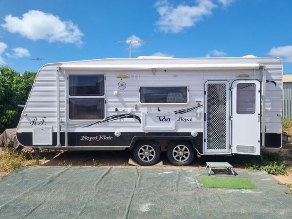 2011 Royal Flair VAN ROYCE Full Caravan image
