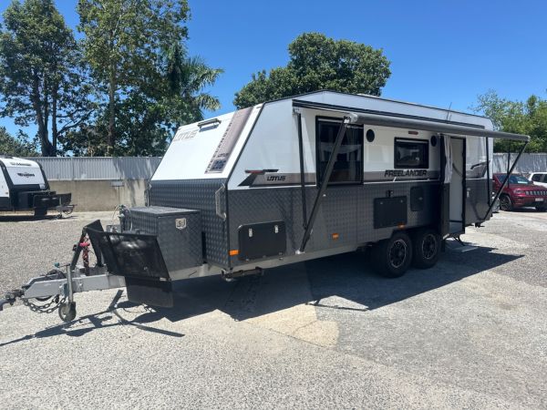 2018 Lotus Freelander CAFE LOUNGE 20'6 image