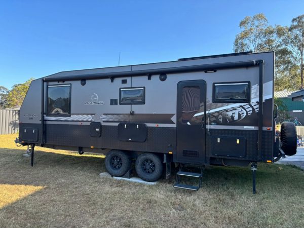 2022 Vacationer Caravans Roadtracker Hr 229R Rear Club Lounge Couples Van Full Caravan image