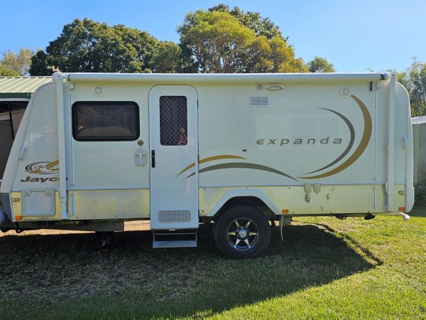 2010 Jayco 16.49-1 Expanda Pop Top image