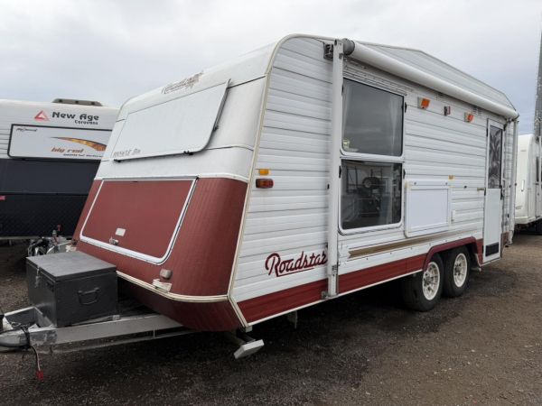2000 Roadstar Pinnical Caravan image