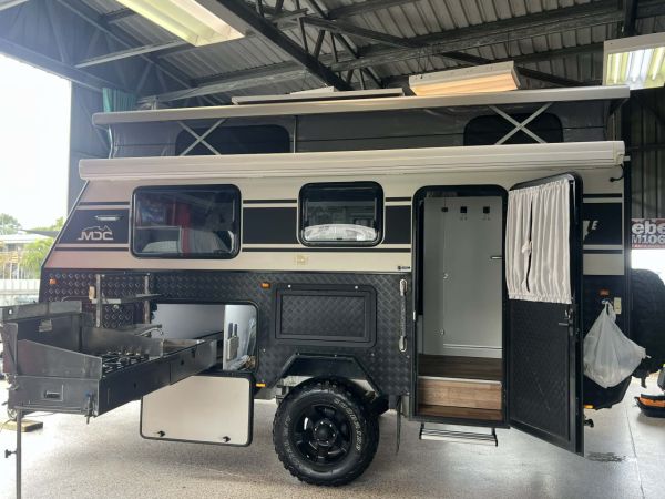 2021 MDC XT14E Hybrid Caravan image