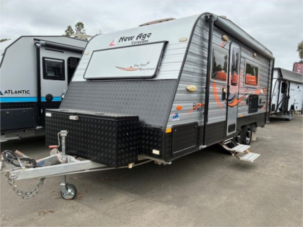 2014 NEW AGE BIG RED CARAVAN SERIES 2 2014 17ft ENSUITE image