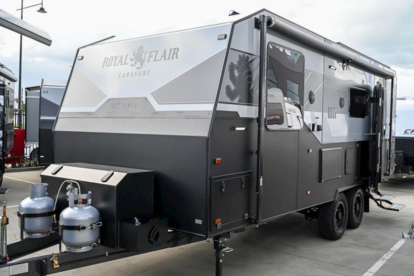 Royal Flair Designer Series 21'6-1 Caravan image