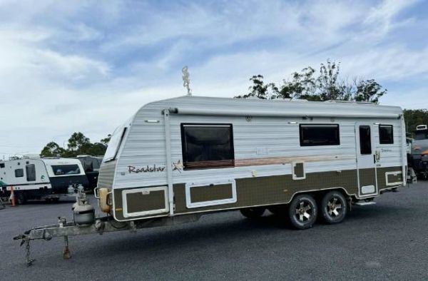 2015 Roadstar Daintree Rear Club Off Road Caravan 23' OFF ROAD image