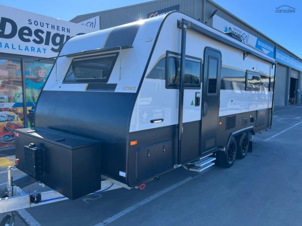 2024 Southern Cross Signature Series 19' Slide Out image