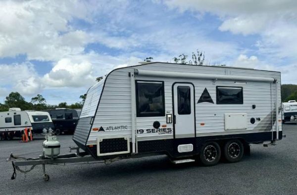 2018 Atlantic Endeavour Ltd Caravan 19' FULL ENSUITE image
