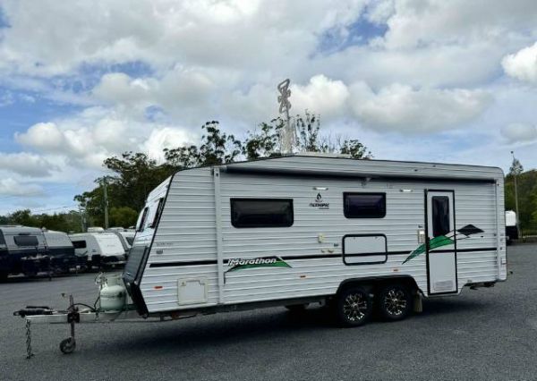 2017 Olympic Marathon Caravan 21' SINGLE BEDS image