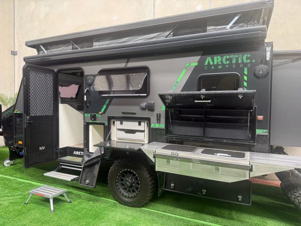 2025 Arctic Campers Frost 15 LK (Clearance) Caravan image