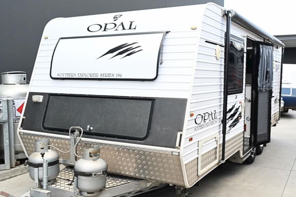 2016 Opal Southern Explorer Caravan image