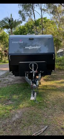 2022 Essential Outlander Caravan image