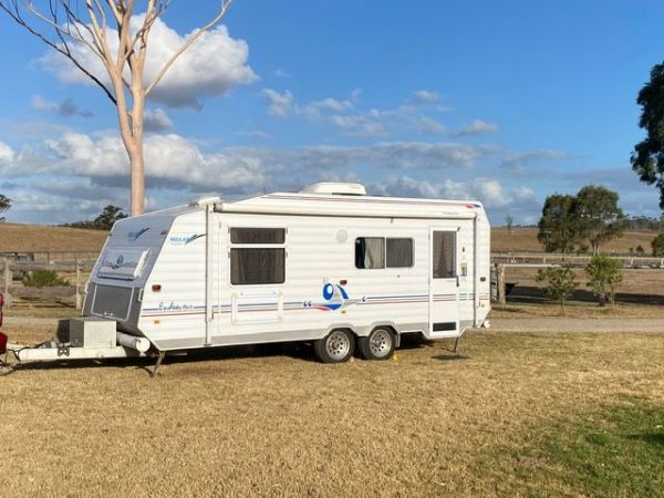 2006 Millard Endevour Caravan image