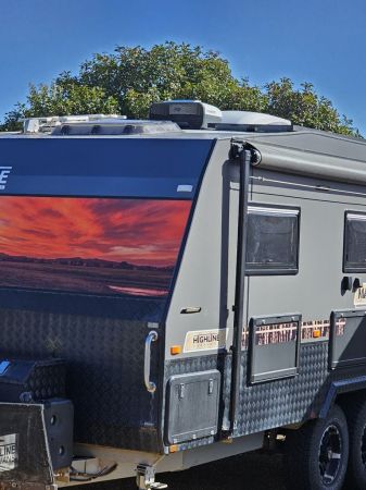 2021 Highline Matrix Full Caravan image