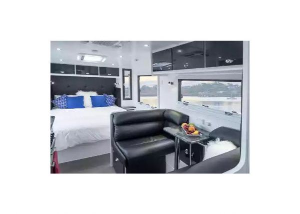 2023 Malibu Caravans California Caravan image