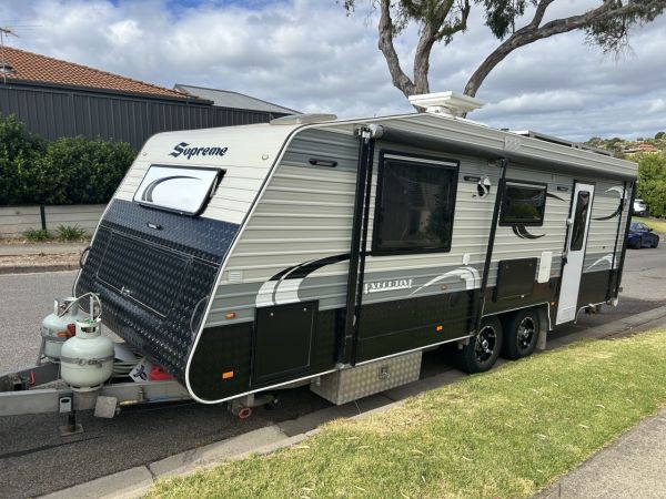 2016 Supreme Executive 21Ft Caravan image