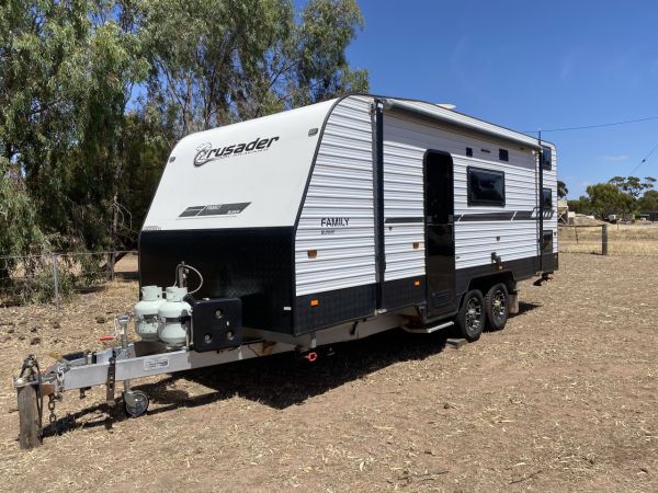 2020 Crusader Family Bunkie Full Caravan image