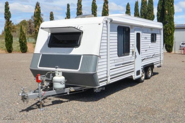 2008 Majestic Tiara image