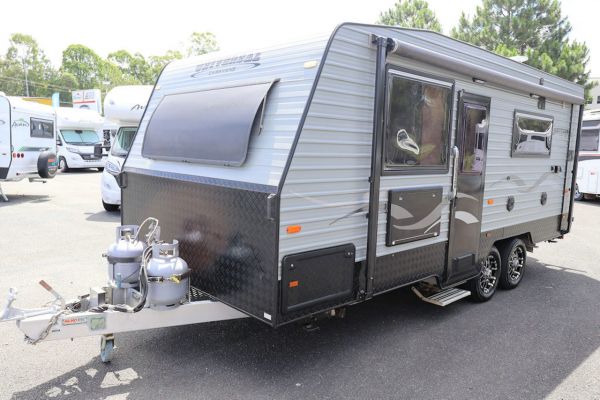 2015 Universal Explorer 18/6 Caravan image