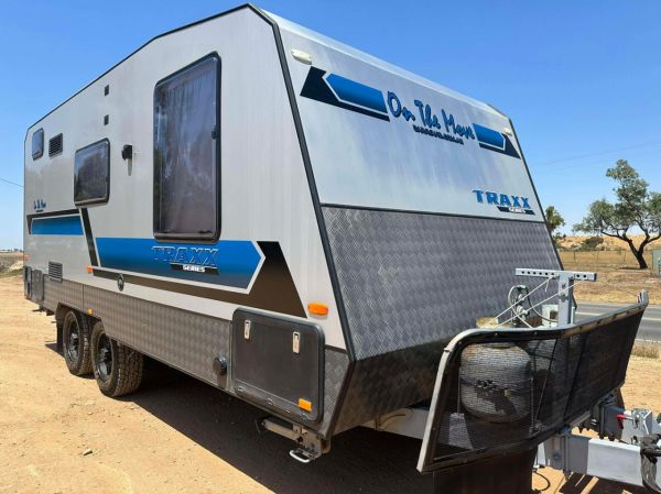 2017 On The Move TRAXX Semi Off Road Caravan image