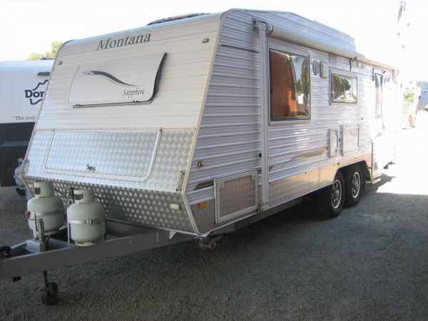 2011 Montana Sapphire Caravan image