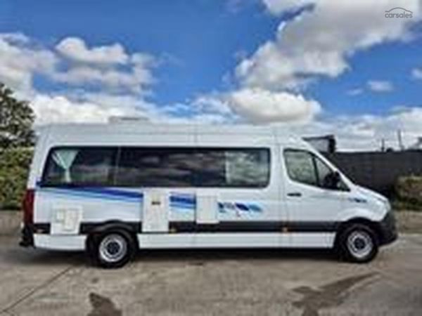 2022 Kea Nomad Mercedes-Benz M700 3 Berth image