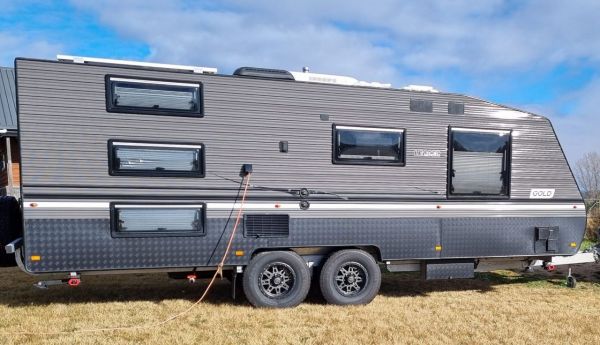 2022 LEADER GOLD Semi Off Road Caravan - excellent condition, 6 berth image