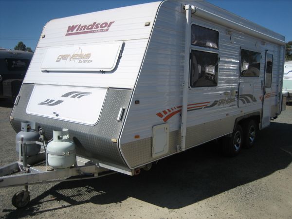 2011 Windsor GENESIS Full Caravan image