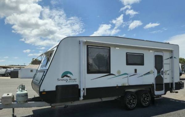 2018 Snowy River Sr19 Caravan CAFE SEATING image