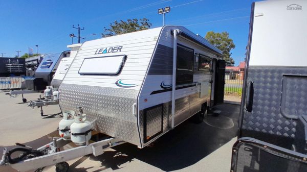 2017 Leader Caravans Gold 18 Res Explorer Pack image