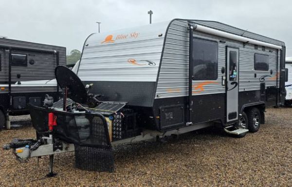 2016 Blue Sky Sunrise Tropicana Caravan ENSUITE image