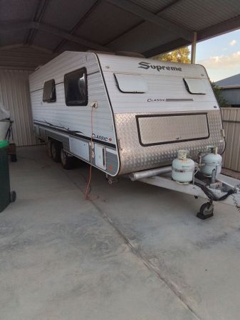 2014 Supreme Classic Single Beds Caravan image